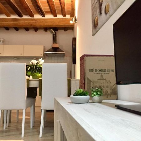 Le Deja Vue Apartment ชิตตา ดิ กัสเตลโล ภายนอก รูปภาพ
